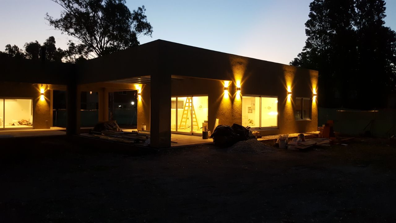 Arquitectos Fontanet Mango 25