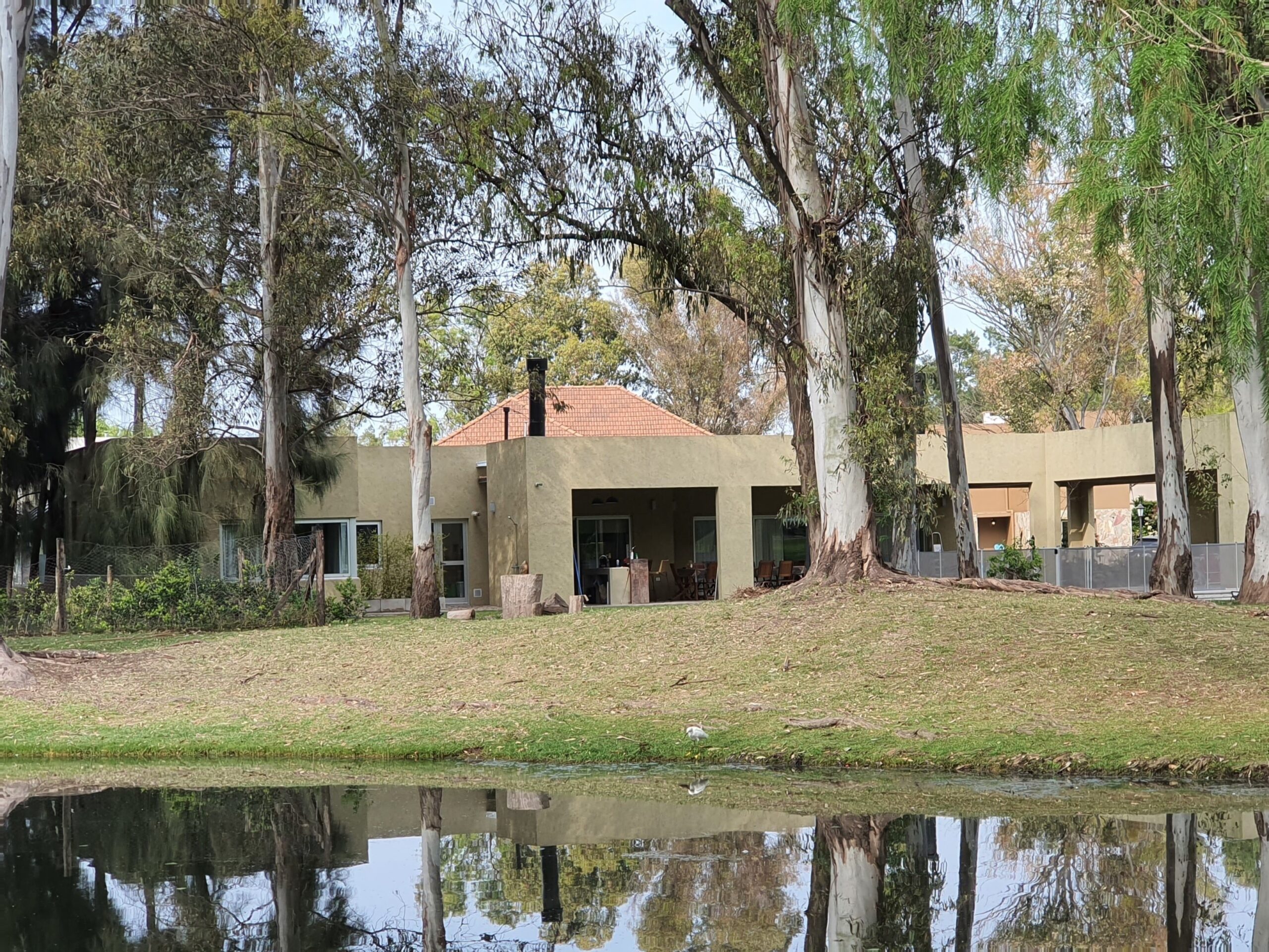 Arquitectos Fontanet Mango 30